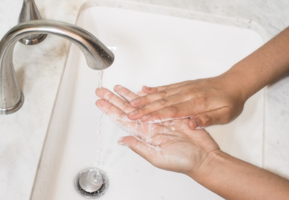 酒精、乾洗手、次氯酸水超夯　抗病毒怎麼用？懶人包一次看懂