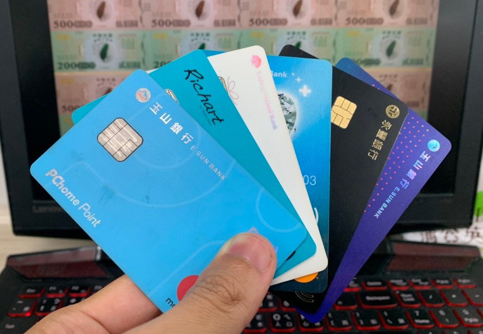 三倍券刷信用卡「加碼回饋」整理！看懂刷哪張卡最划算