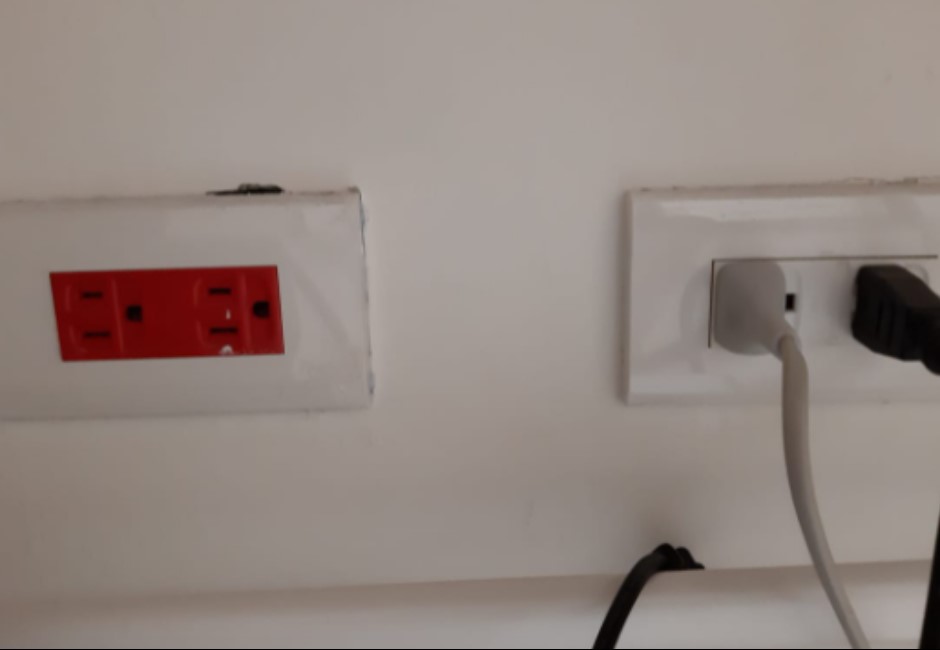 紅色插座用途是什麼？網問「插了卻沒過電」釣出台電解惑