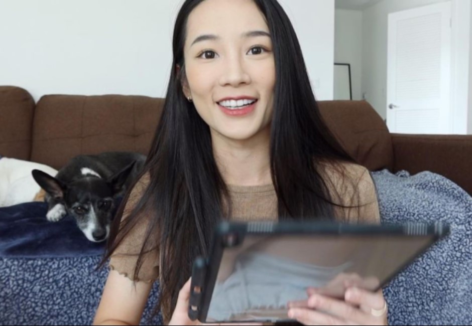 「0負評正妹YouTuber」Kelly Yang懷孕！粉絲哭：追十年當媽了