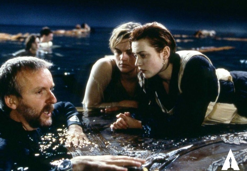 《鐵達尼號》「蘿絲太胖」害死傑克？凱特溫絲蕾忍25年爆髒話反嗆　導演揭秘原因：他必須死
