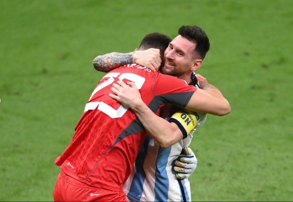 世界盃／王者風範！PK挺進4強…只有梅西獨自跑向「阿根廷守護神」　暖男球王令球迷紅了眼眶