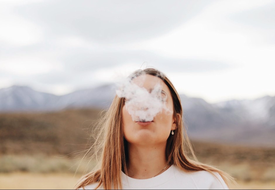 菸害防制法修法三讀通過！禁止電子菸、吸菸年齡提高至20歲