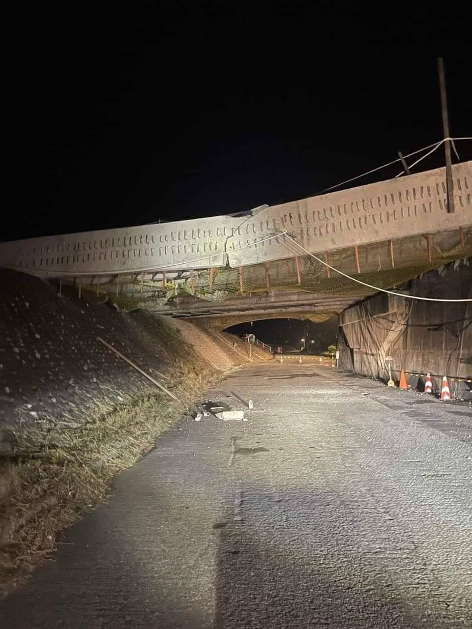 花蓮縣玉里鎮的台九線玉興橋新建工程橋樑坍塌