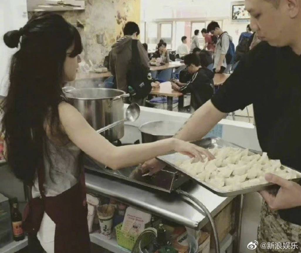 《星漢燦爛》趙露思在台讀大學，微博瘋傳「學校餐廳賣餛飩照」