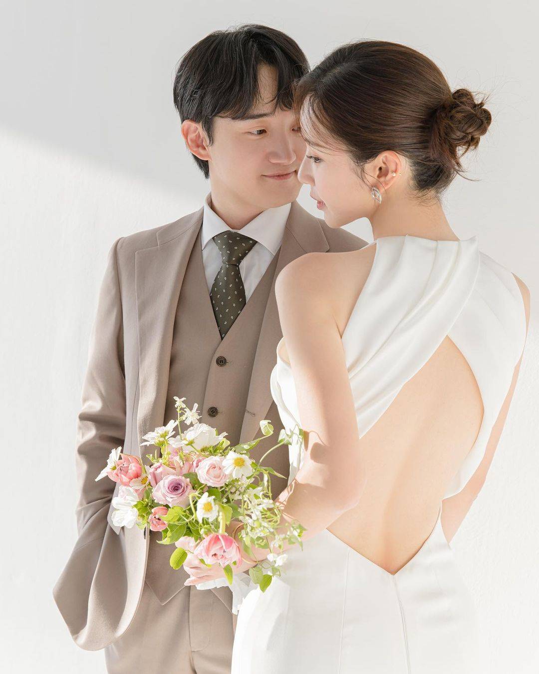 《女神降臨》作者喵嗚結婚