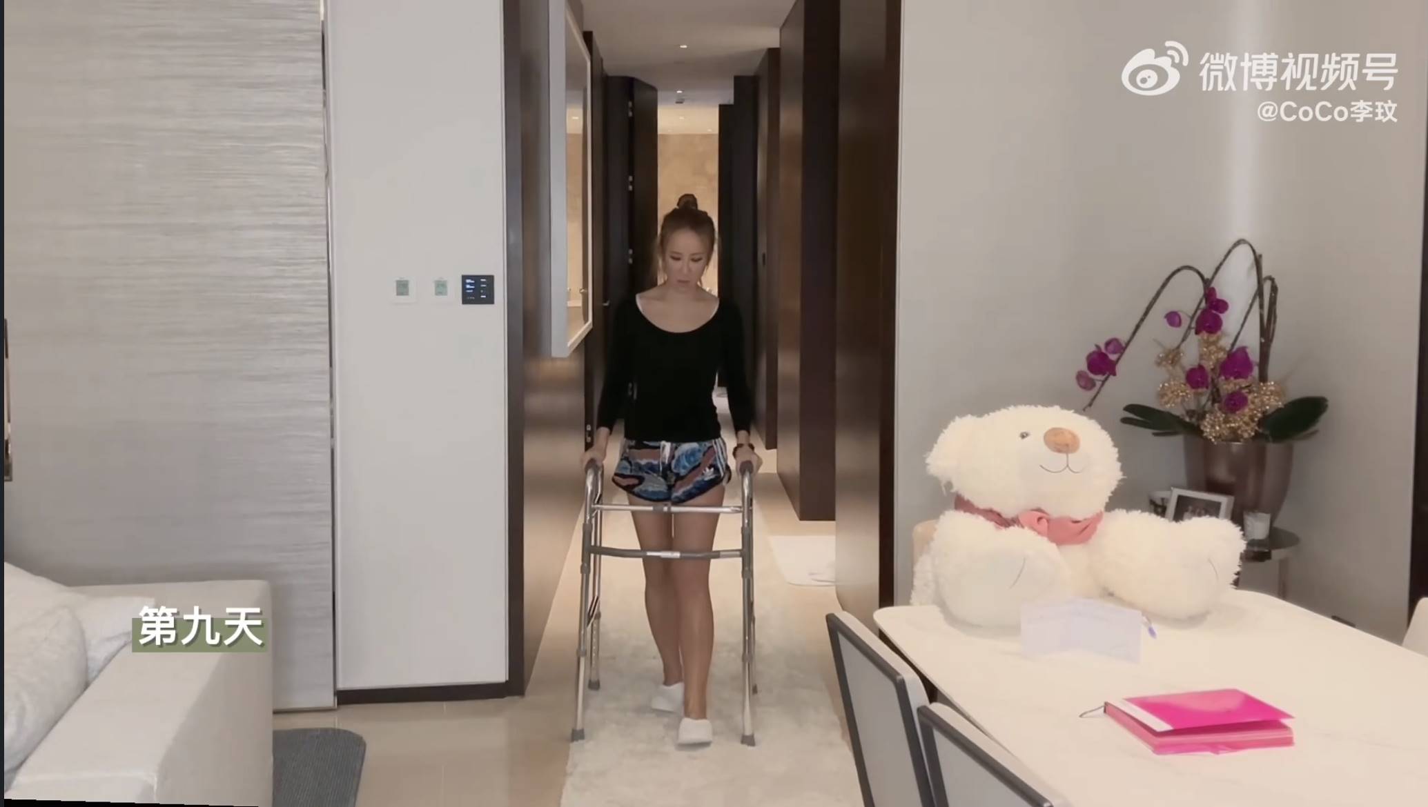 李玟飽受腿疾所苦仍努力進行復健。
